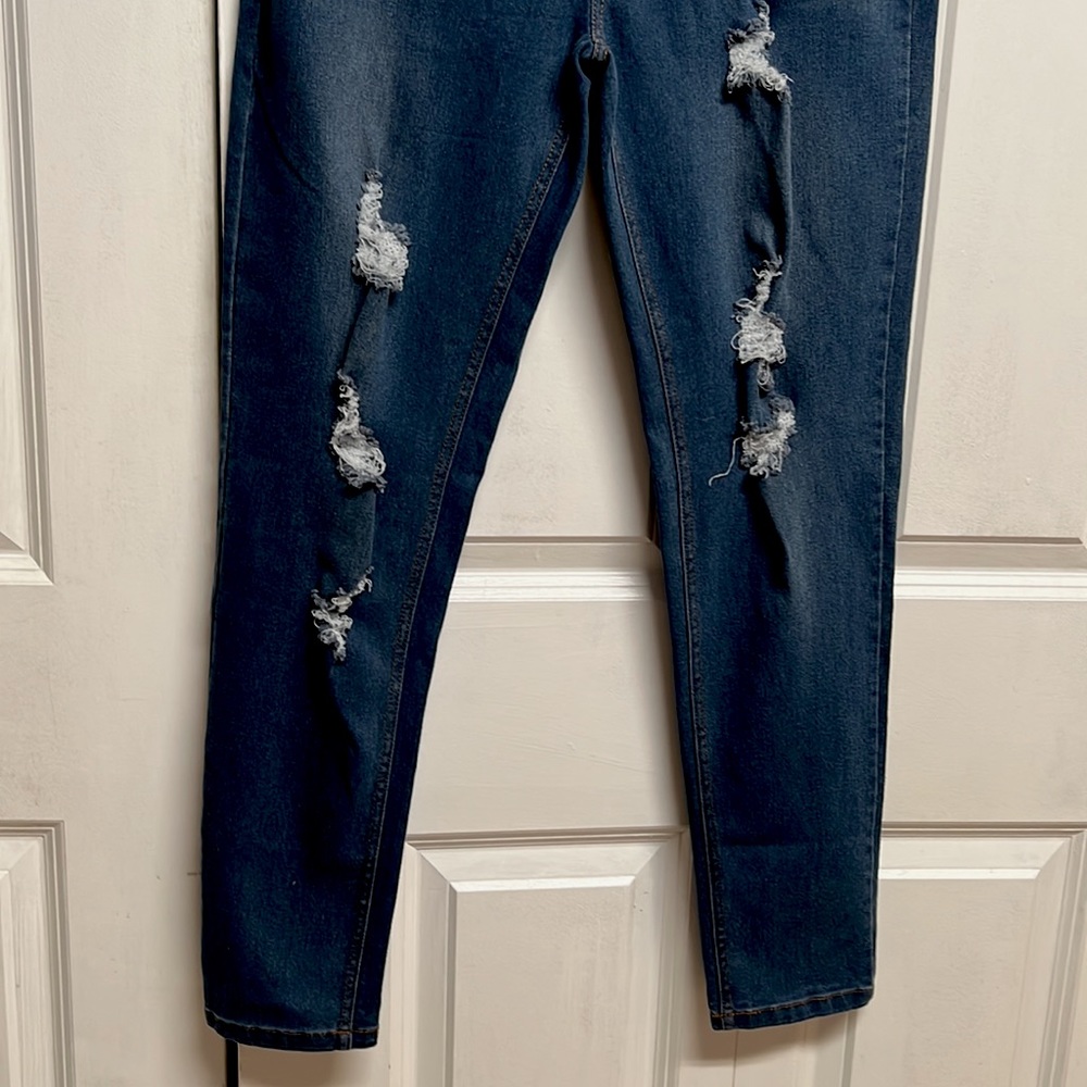 JVINI Blue Denim Mid Rise Stretch Ponte Distressed Crop Jeans Size M NWT - Picture 3 of 6
